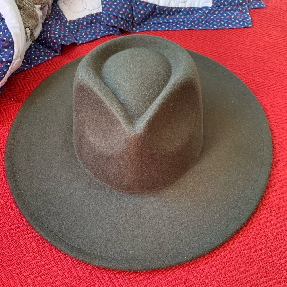 Green Ladies adjustable winter Hat